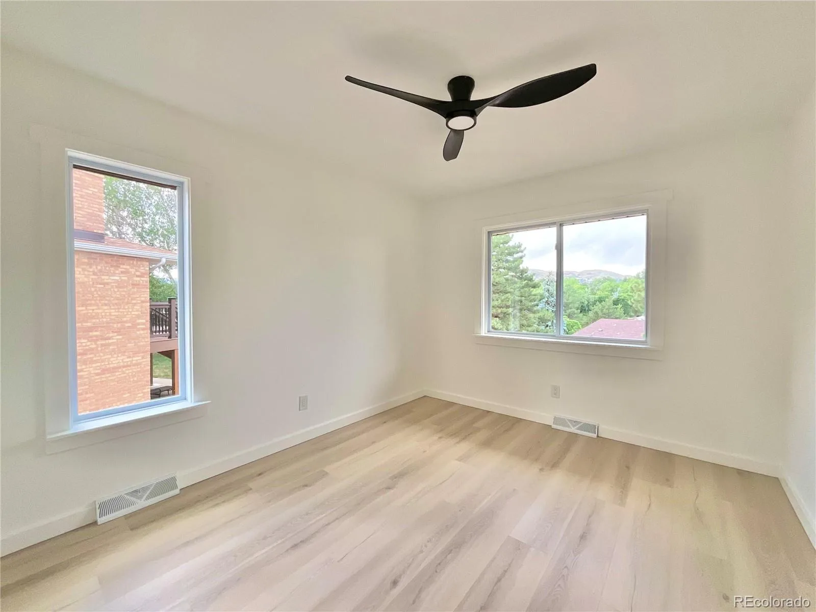 1221 S Ward Court Denver CO 80228 MLS #REC5140450 07102026003912 1600 34