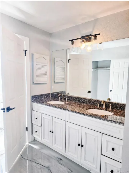 4716 Freeport Way Denver CO 80239 | MLS #REC5142888 06302026190800 800 11