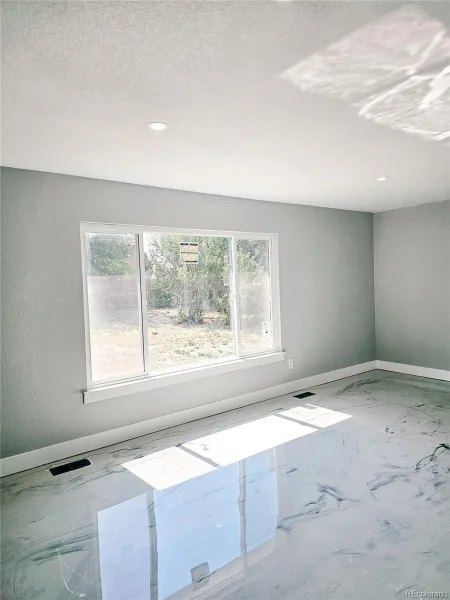 4716 Freeport Way Denver CO 80239 | MLS #REC5142888 06302026190800 800 18