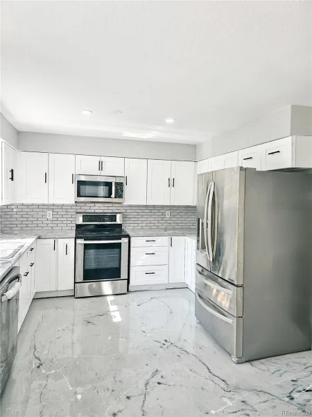 4716 Freeport Way Denver CO 80239 | MLS #REC5142888 06302026190800 800 20