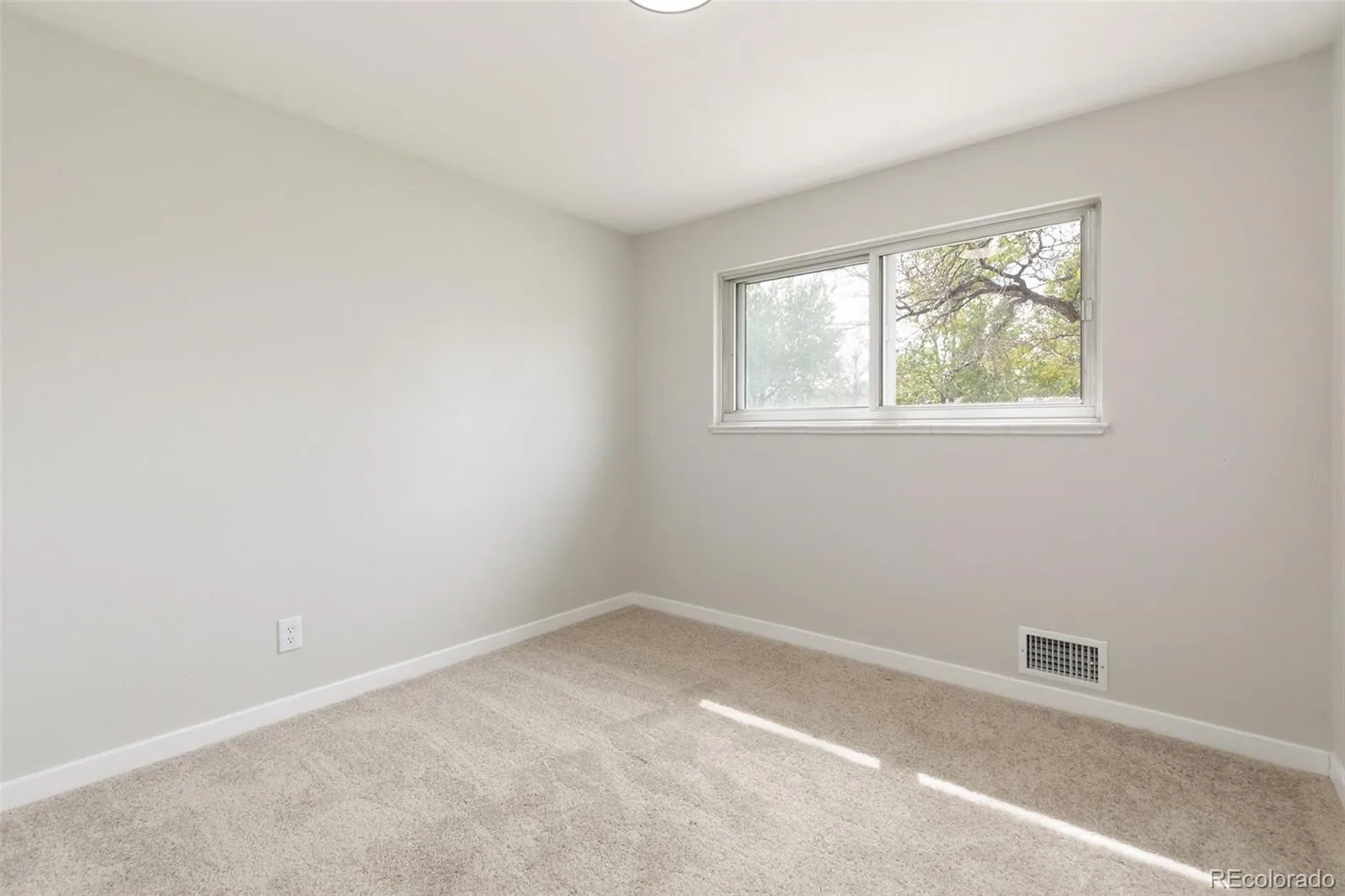 3148 Quentin Street Aurora CO 80011 MLS #REC5143564 06102026182615 1600 12