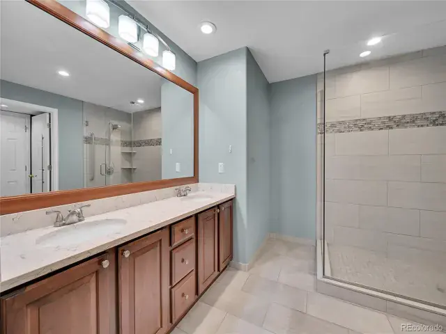 8300 Fairmount Drive #FF104 Denver CO 80247 MLS #REC5143906 04152025024007 640 15