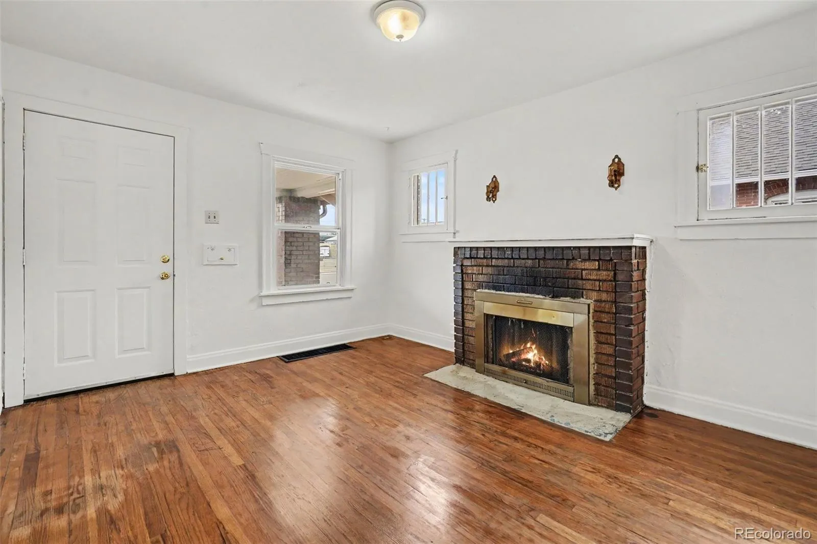1237 S Bannock Street Denver CO 80223 MLS #REC5149507 05202026194844 1600 3