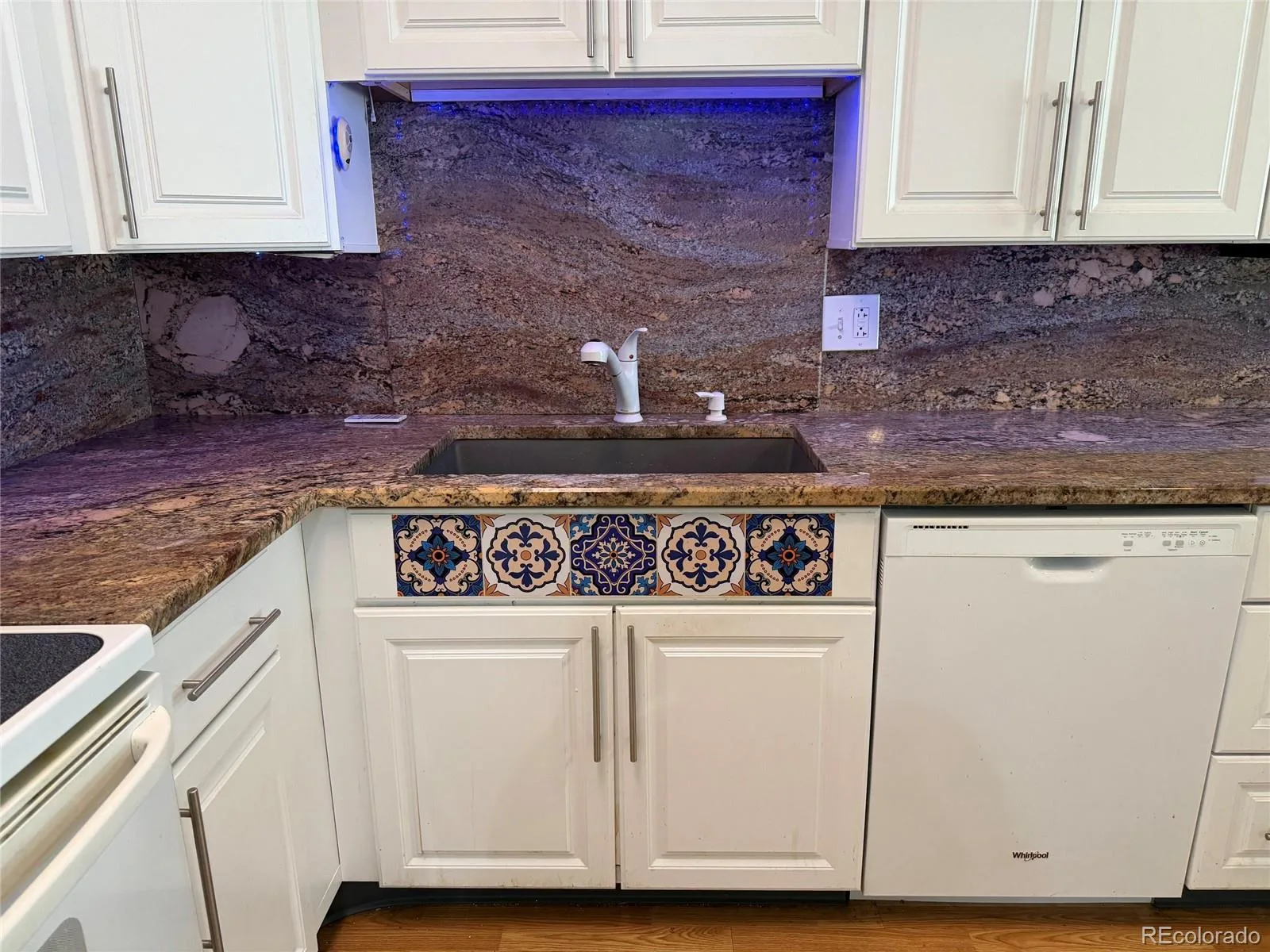 785 S Alton Way #9B Denver CO 80247 | MLS #REC5149558 09292026122324 1600 3