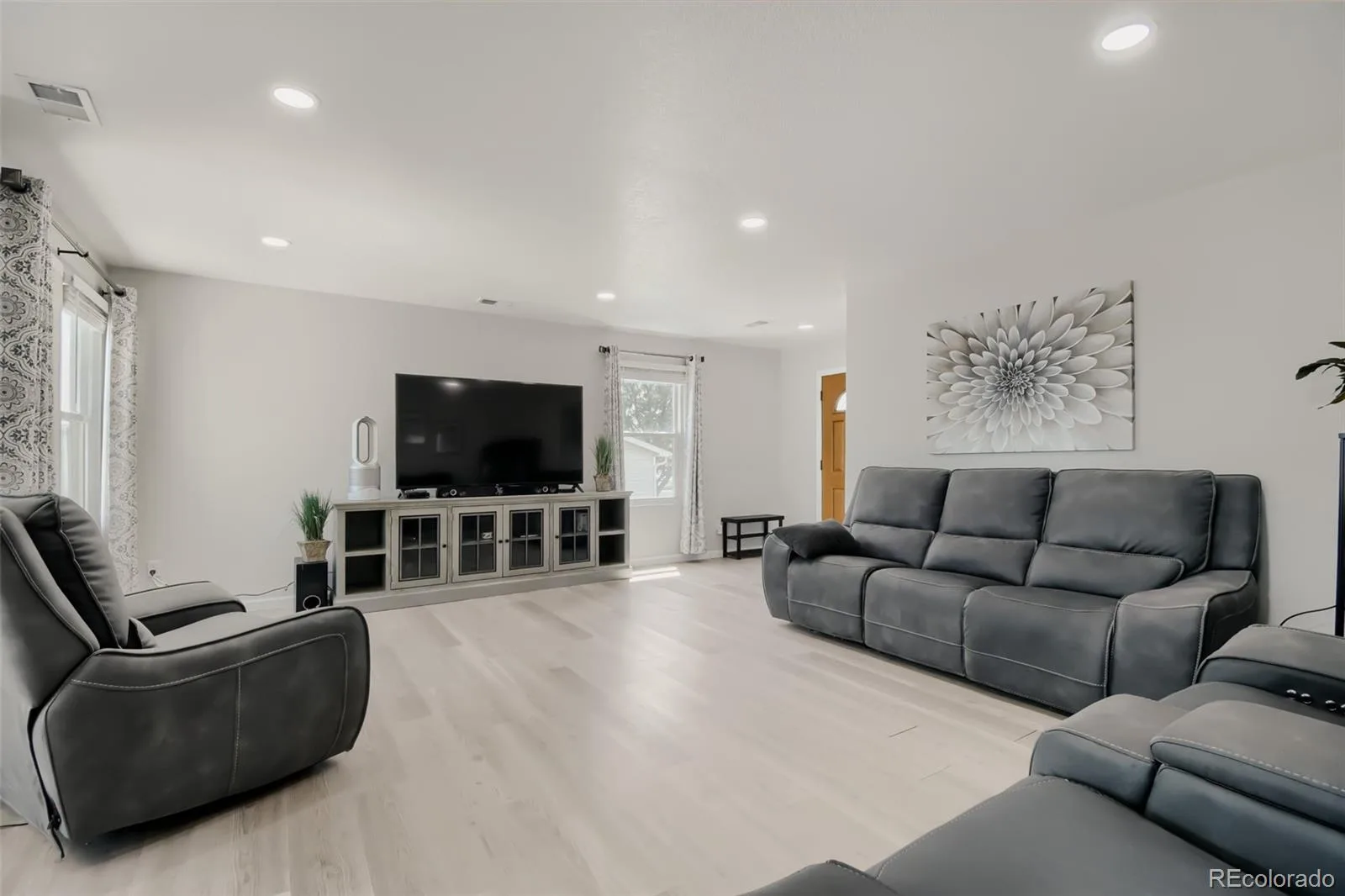 7850 Patricia Drive Denver CO 80229 | MLS #REC5149968 08152026013518 1600 5