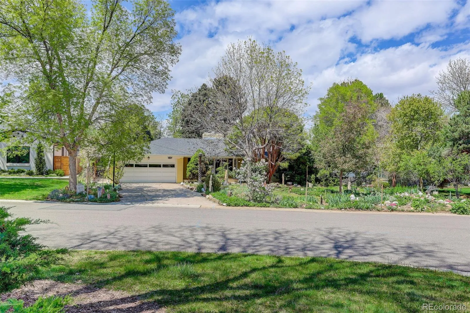 245 Locust Lane Denver CO 80220 MLS #REC5153421 04302026035512 1600 0