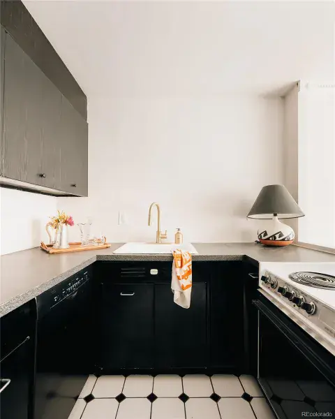 03042026004016 800 11