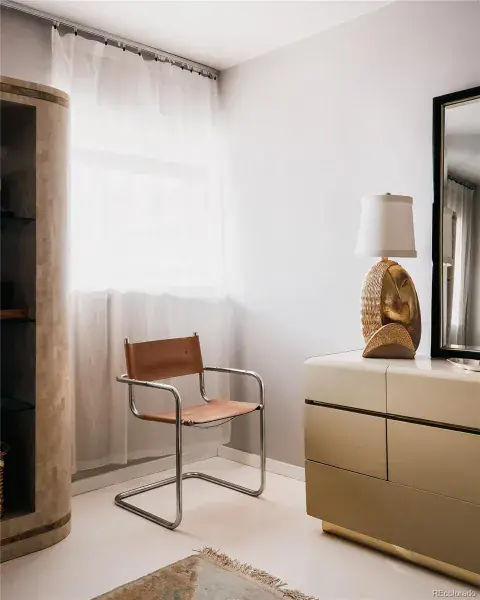 03042026004016 800 18