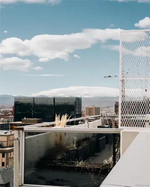 03042026004016 800 28