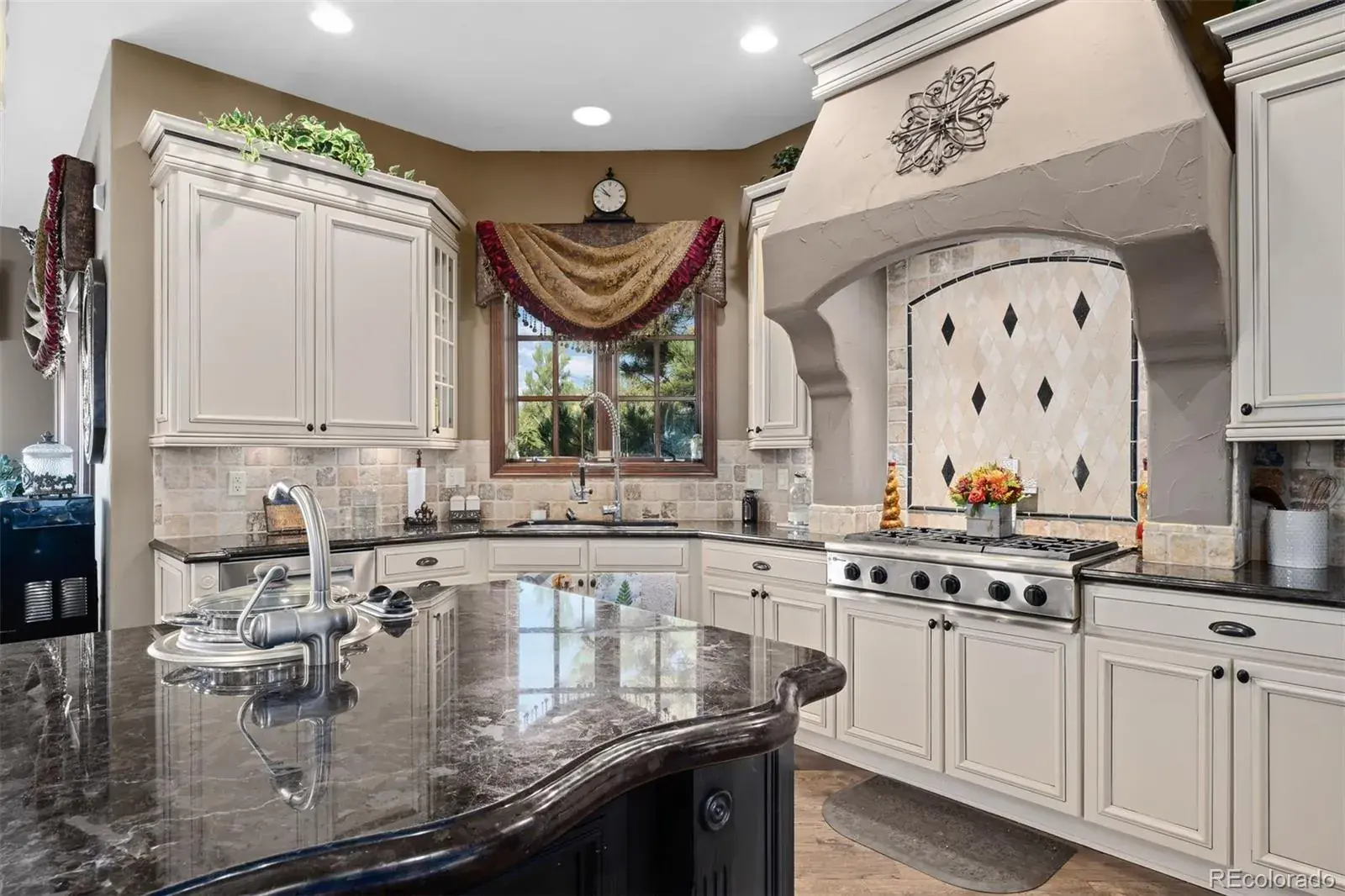 3440 Medallion Road Castle Rock CO 80104 | MLS #REC5156606 03052026221140 1600 24