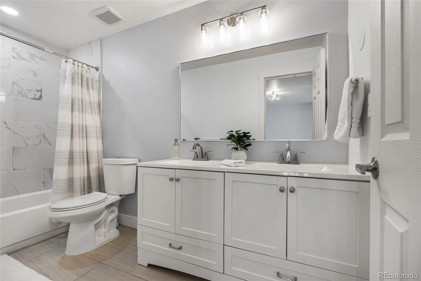 2835 S Monaco Parkway #1-104 Denver CO 80222 MLS #REC5156658 05022026052204 1600 28