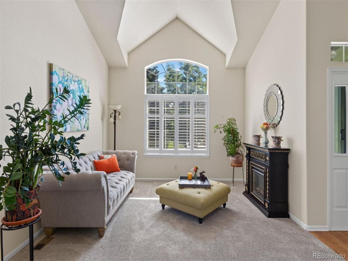 17807 E Oakwood Lane Aurora CO 80016 | MLS #REC5157098 MLS #REC5157098 image #0