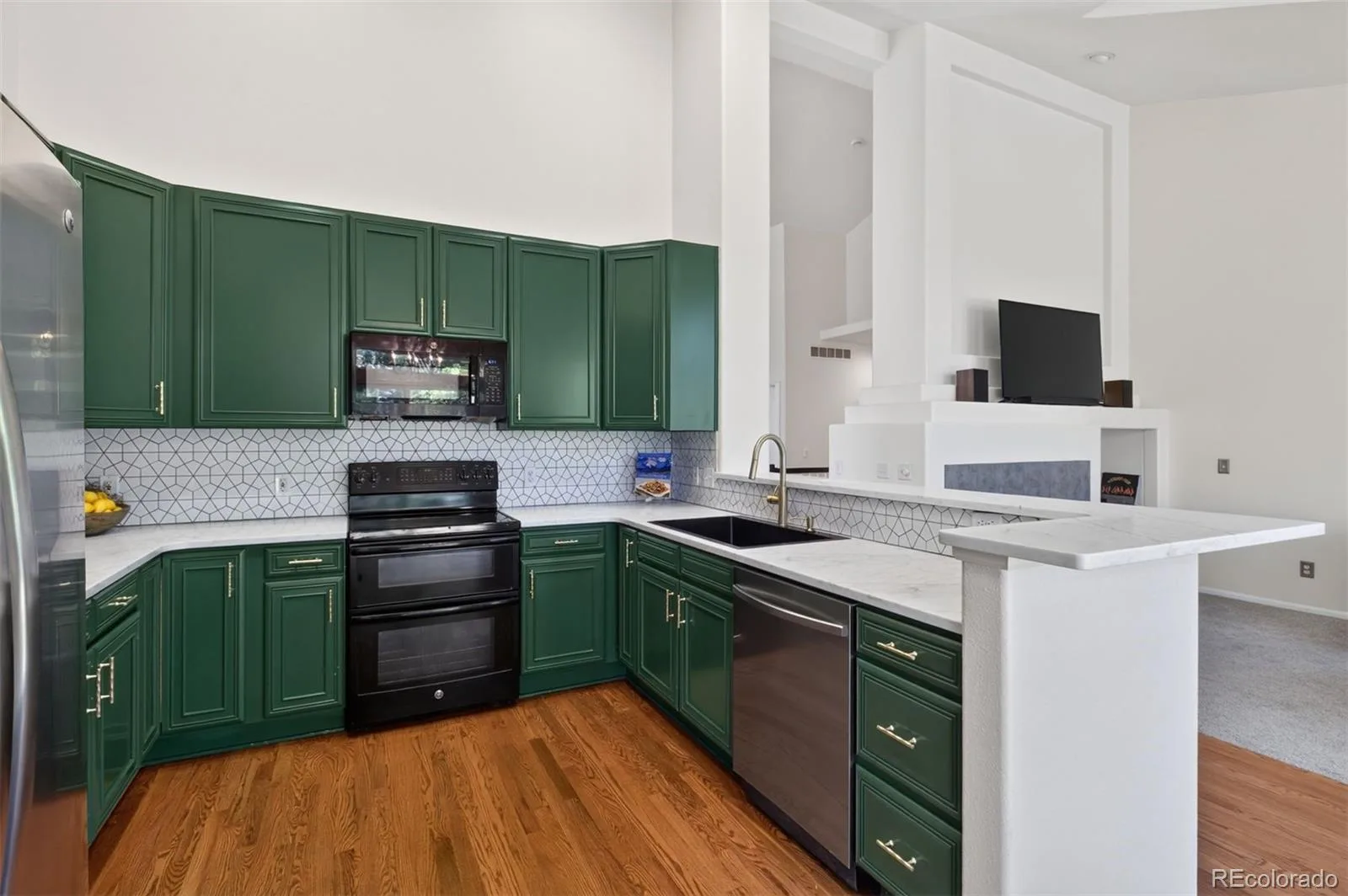 17807 E Oakwood Lane Aurora CO 80016 | MLS #REC5157098 10152026192855 1600 11