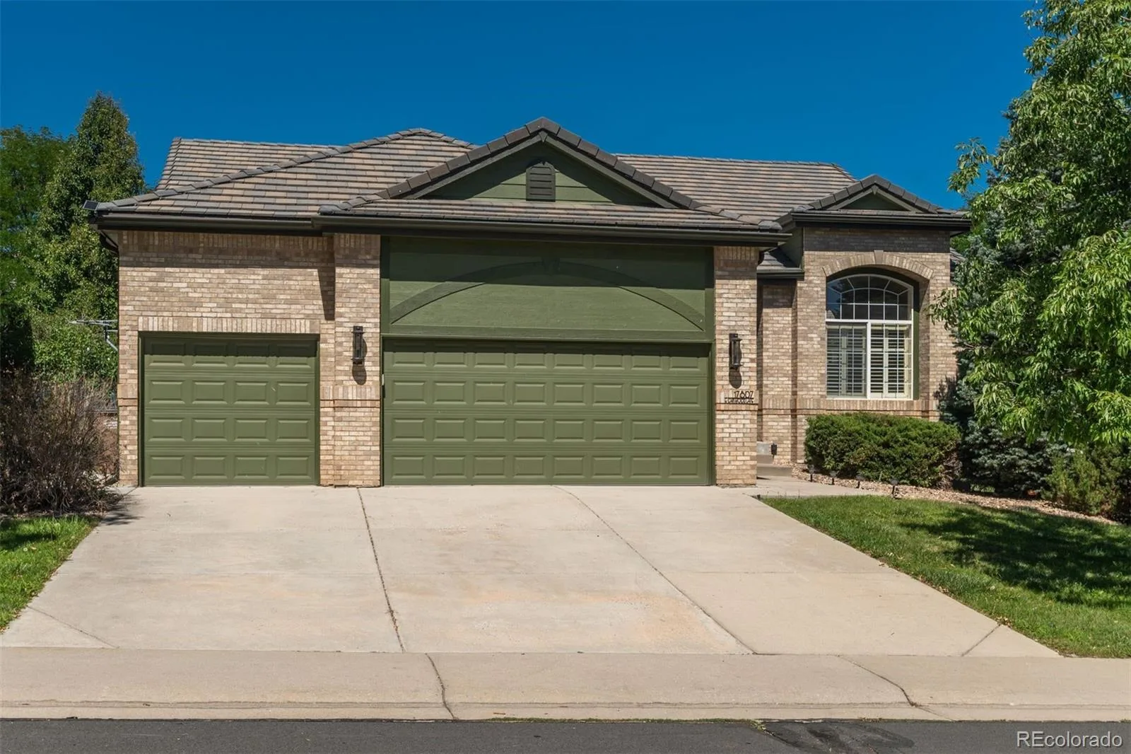 17807 E Oakwood Lane Aurora CO 80016 | MLS #REC5157098 10152026192855 1600 2