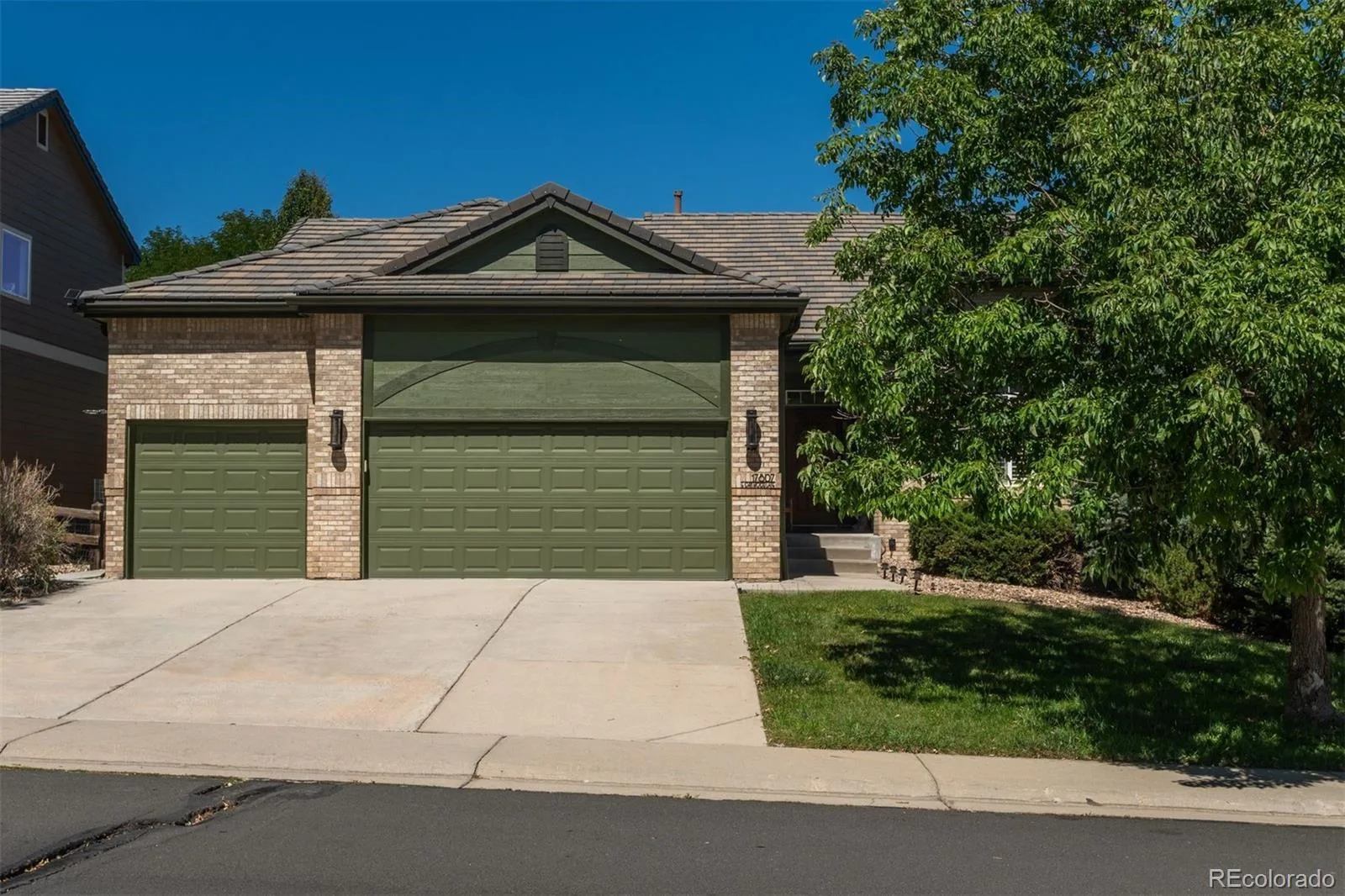 17807 E Oakwood Lane Aurora CO 80016 | MLS #REC5157098 10152026192855 1600 35