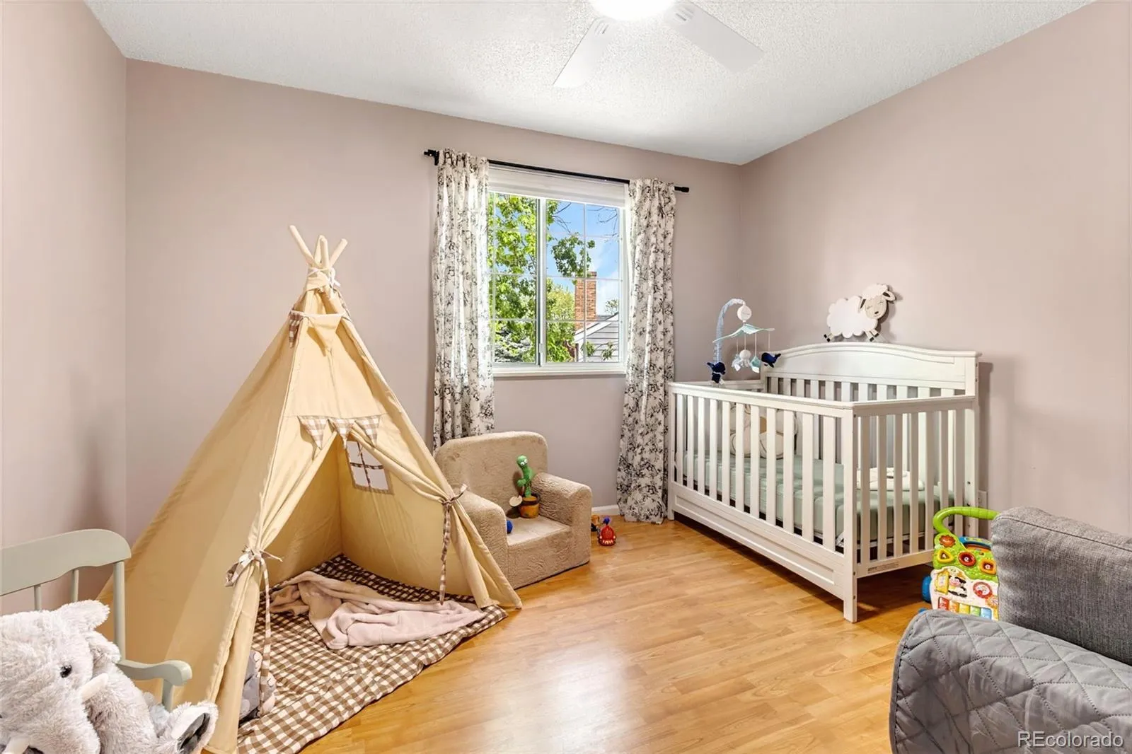 8280 Independence Street Arvada CO 80005 MLS #REC5158486 05062026194454 1600 25