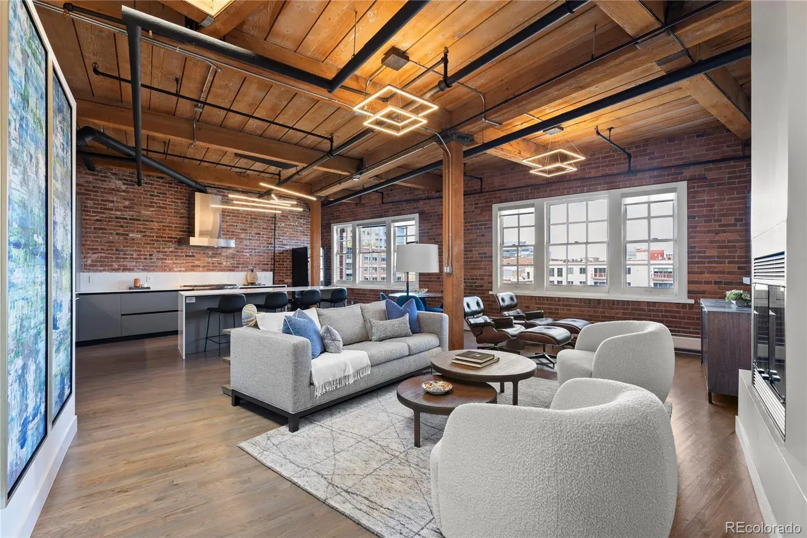 10082025195301 1600 1