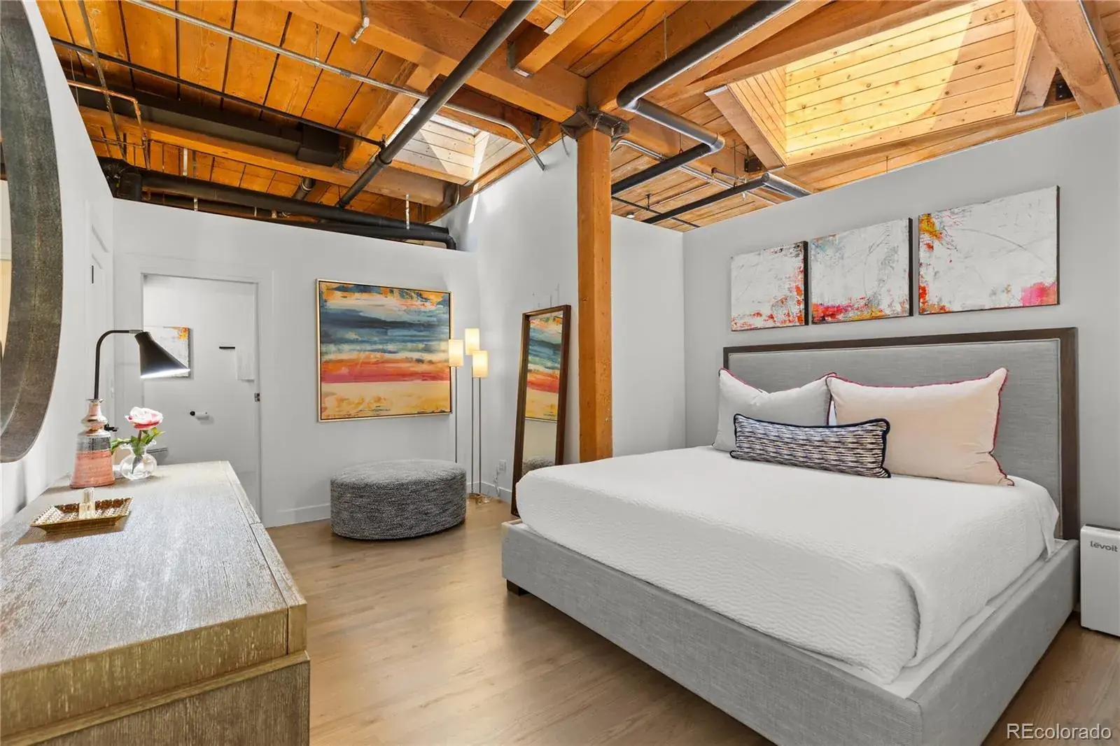 10082025195301 1600 12