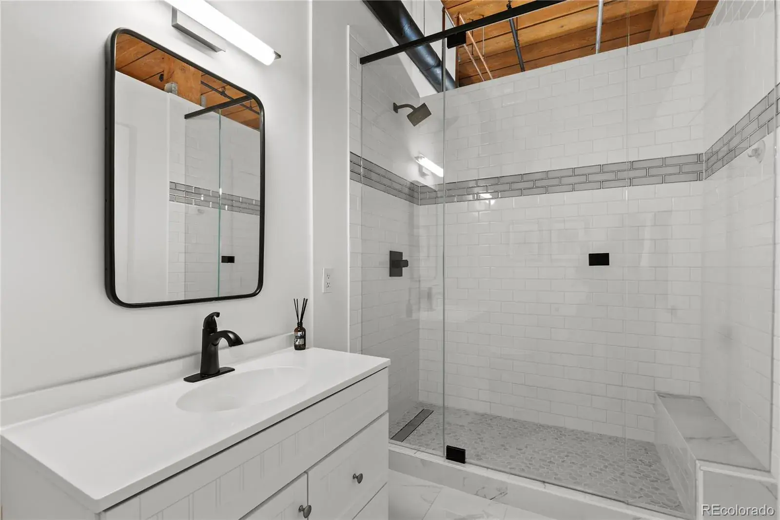 10082025195301 1600 17