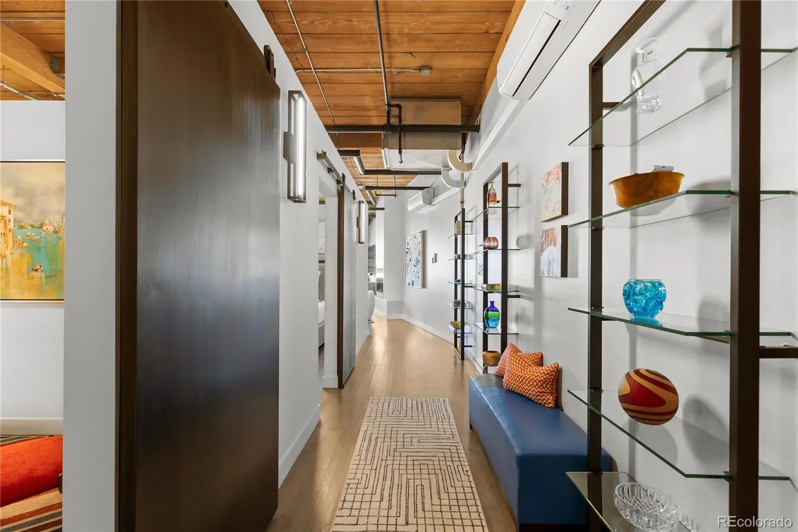 10082025195301 1600 18