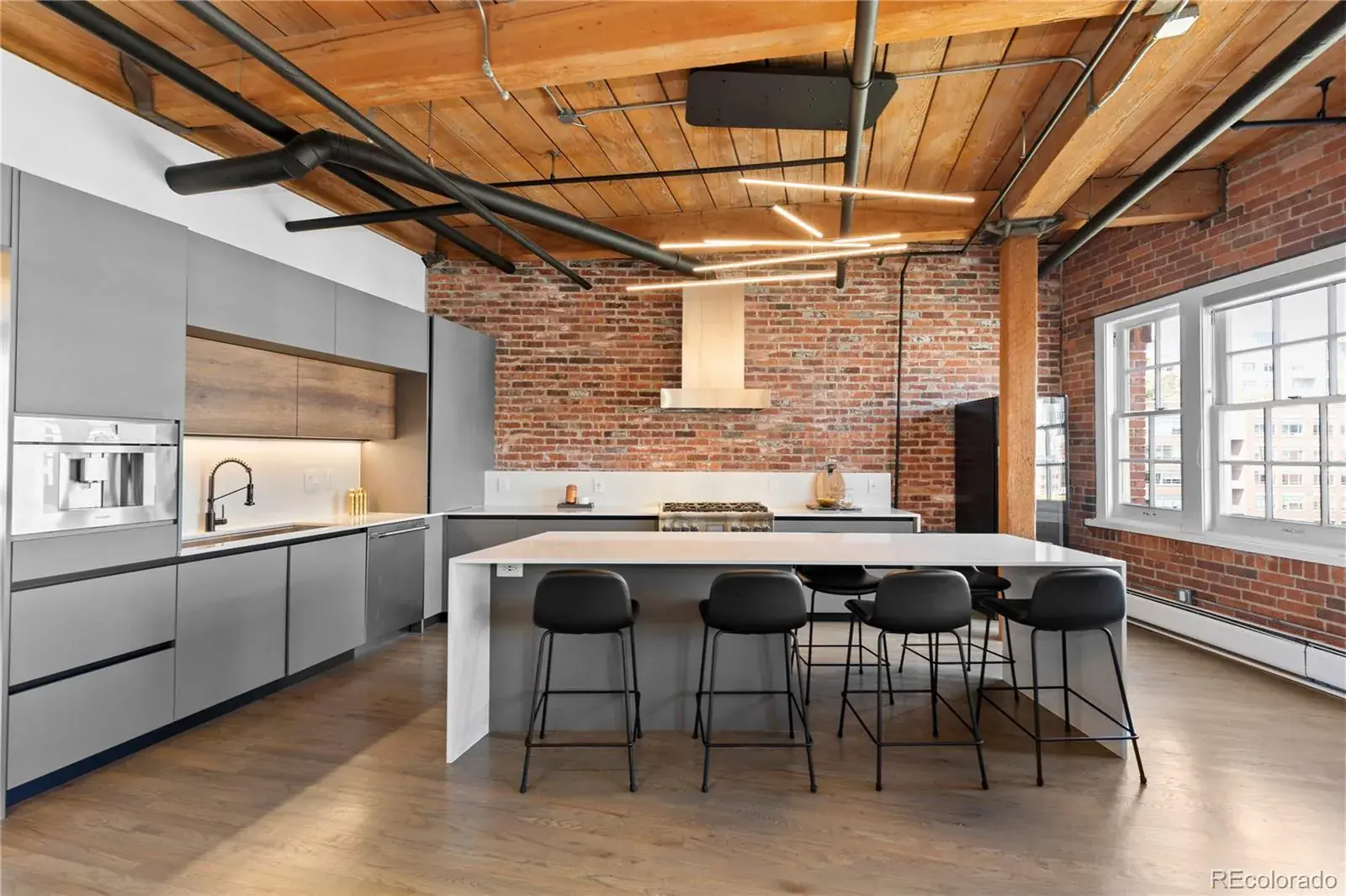 10082025195301 1600 6