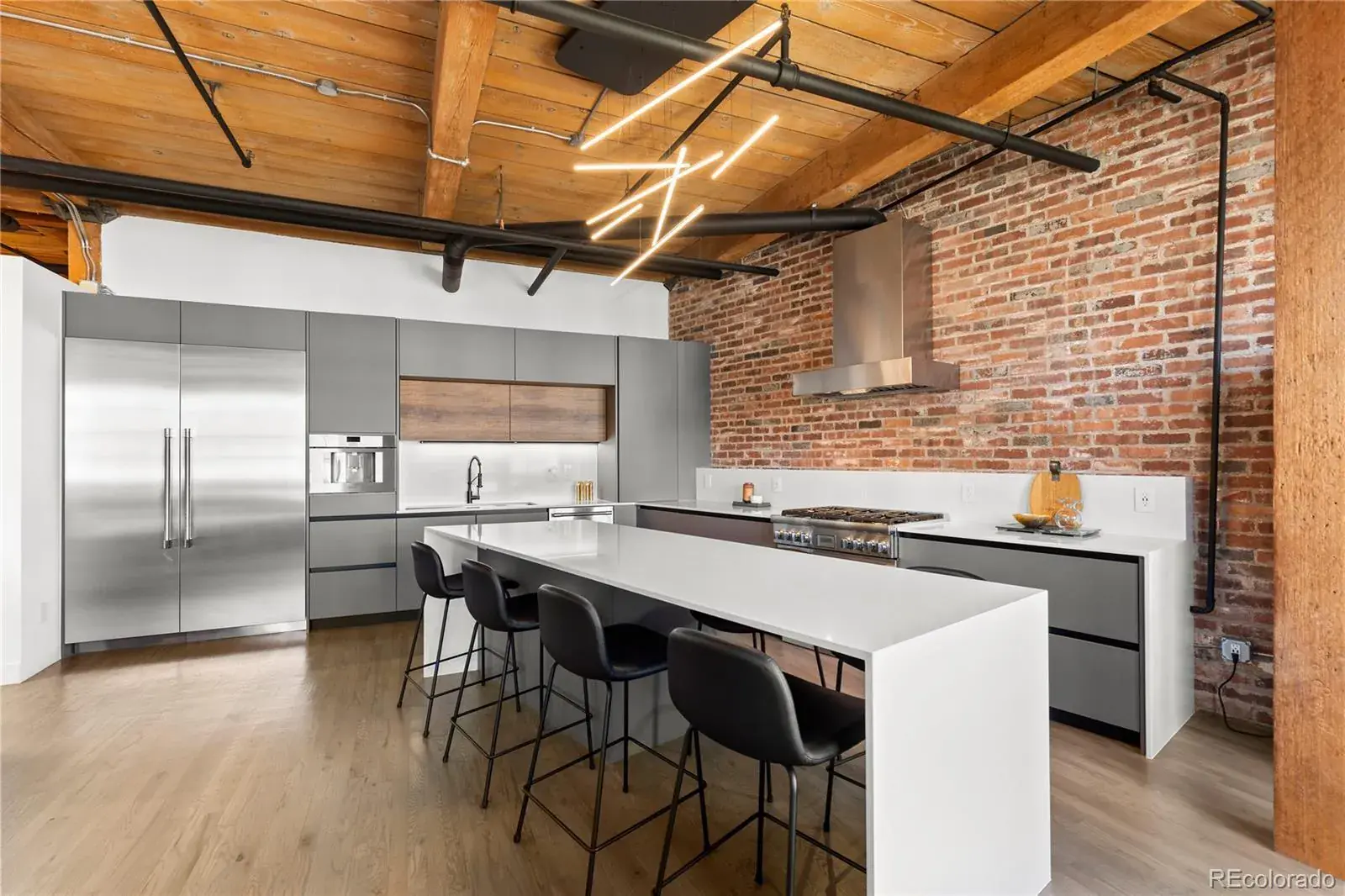 10082025195301 1600 9