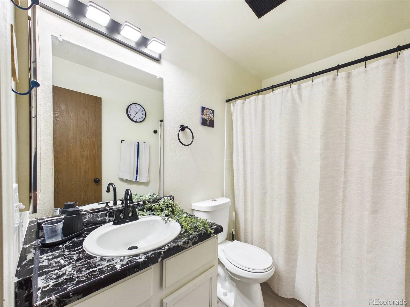 56 S Nome Street Aurora CO 80012 | MLS #REC5168646 09232026032034 1600 16