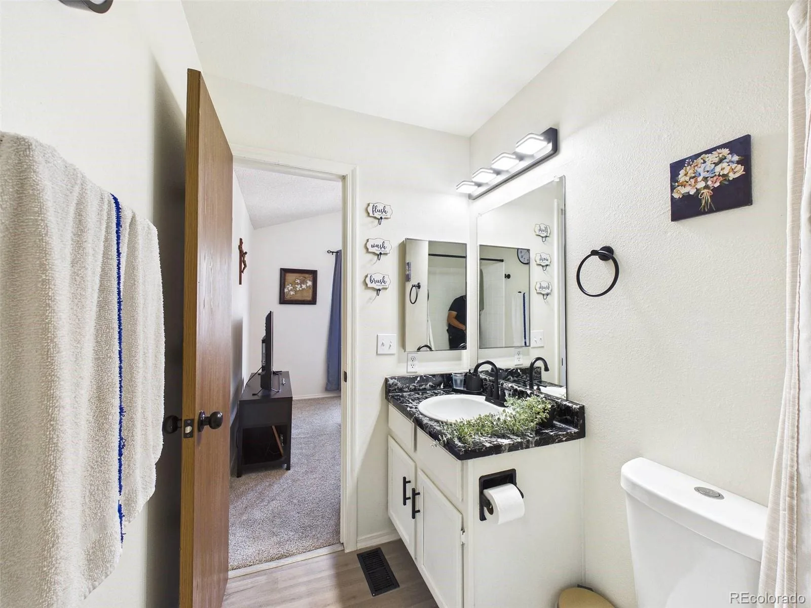 56 S Nome Street Aurora CO 80012 | MLS #REC5168646 09232026032034 1600 17