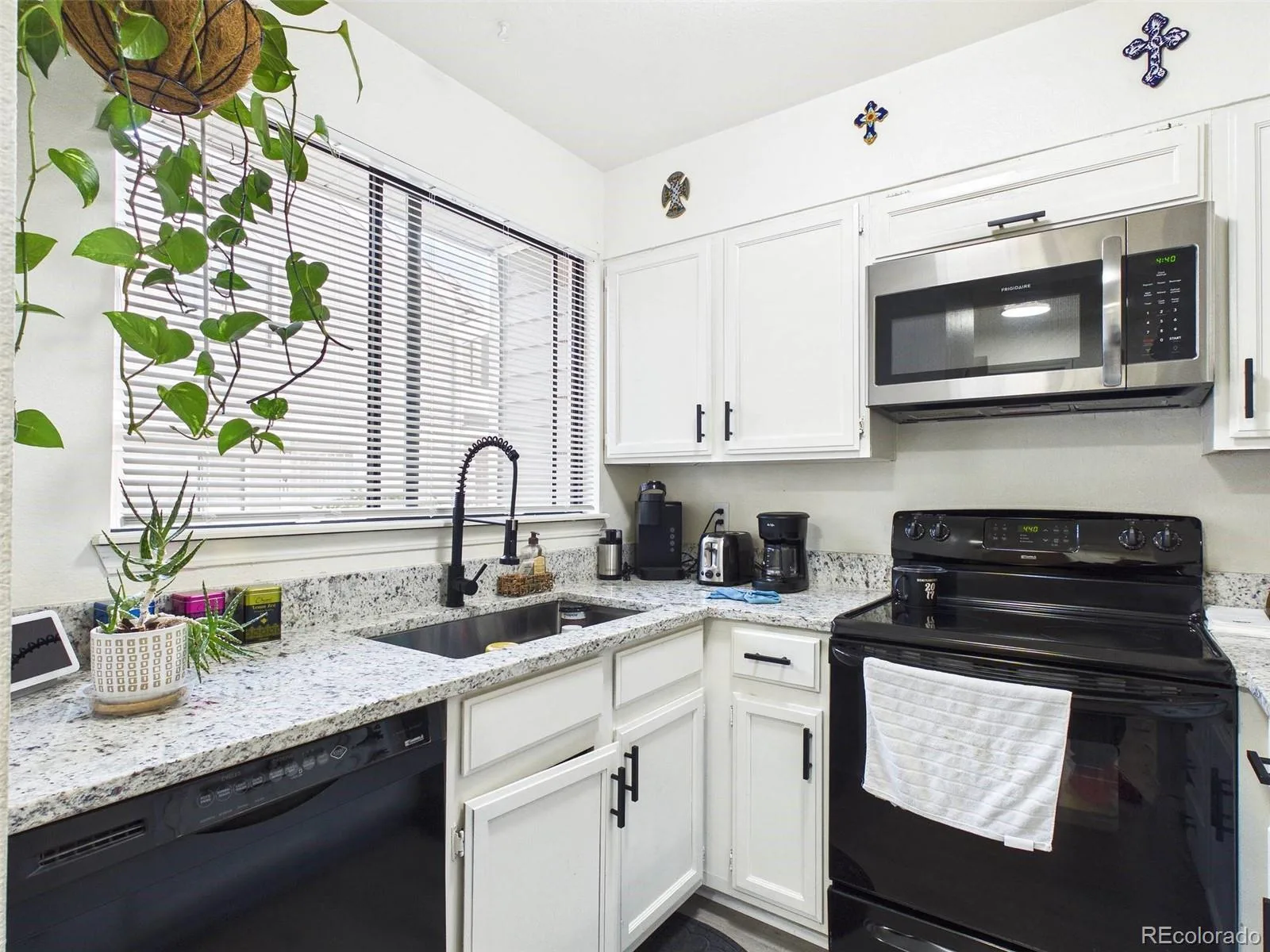56 S Nome Street Aurora CO 80012 | MLS #REC5168646 09232026032034 1600 5