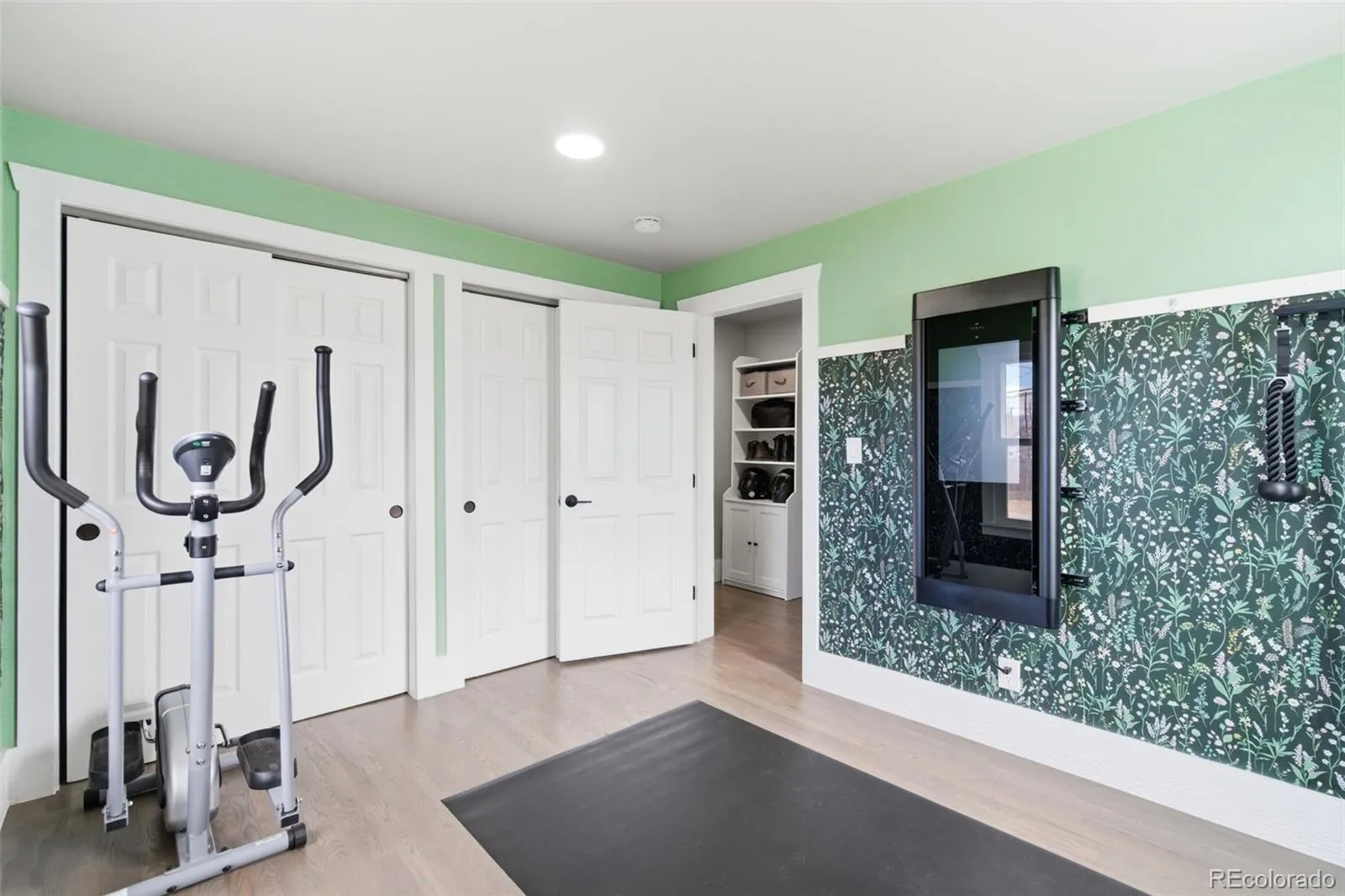 04172026004020 1600 16