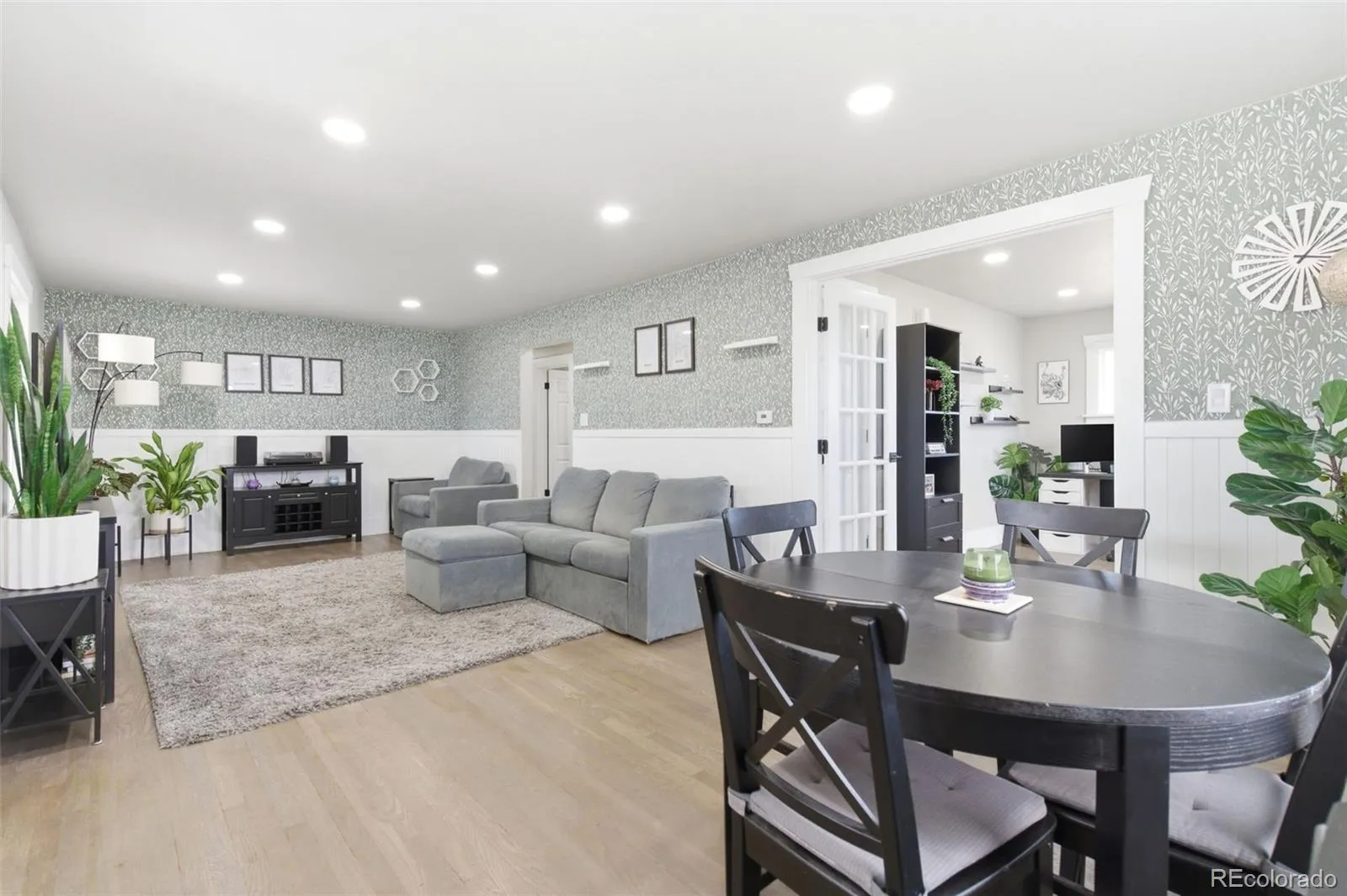 04172026004020 1600 4