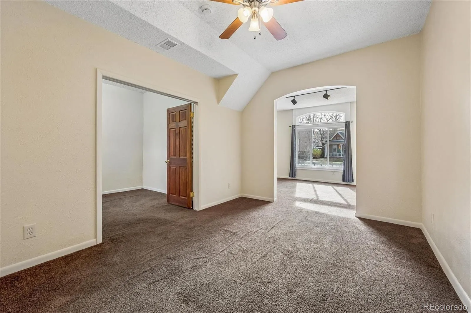 04212026175225 1600 8