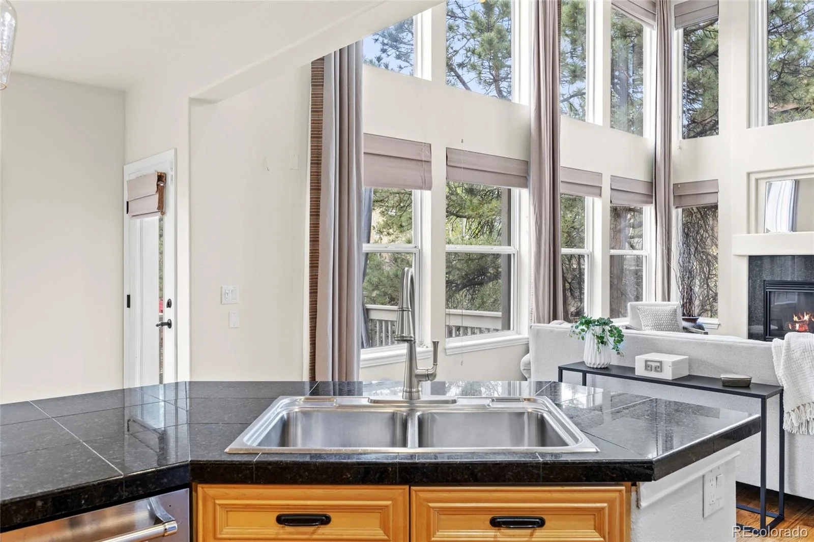 939 Greenway Lane Castle Pines CO 80108 MLS #REC5180840 05292026054807 1600 15