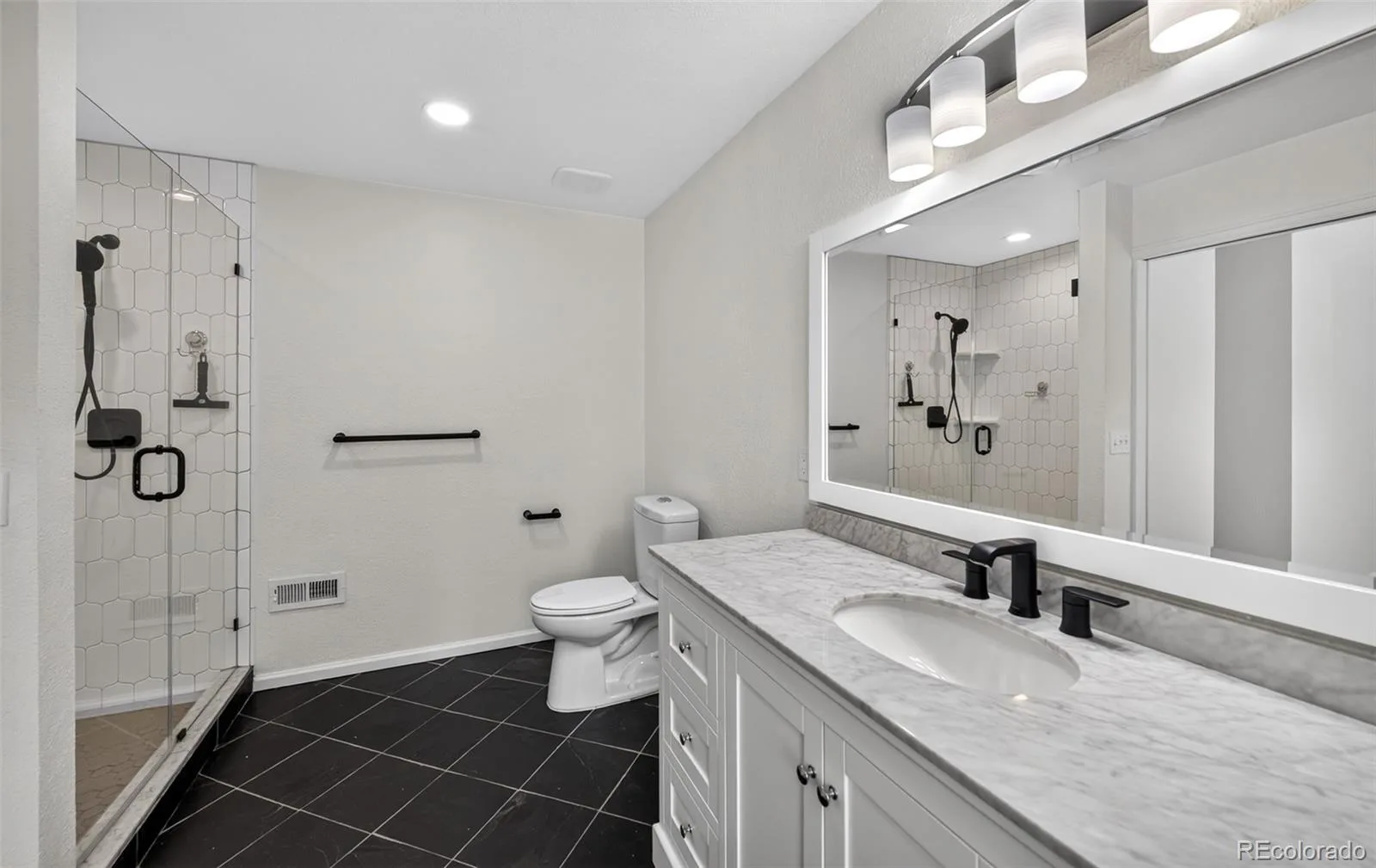 7025 Gladiola Street Arvada CO 80004 | MLS #REC5181385 08282026151522 1600 32