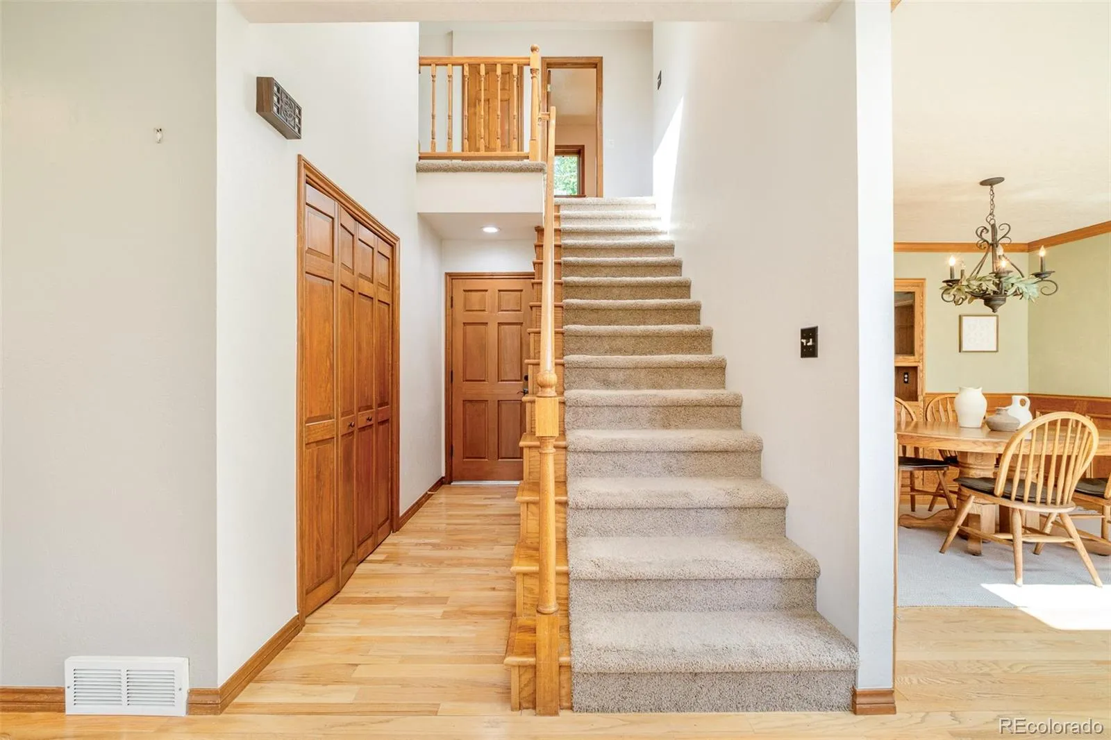 1950 S Lansing Court Aurora CO 80014 MLS #REC5185697 05052026045137 1600 17