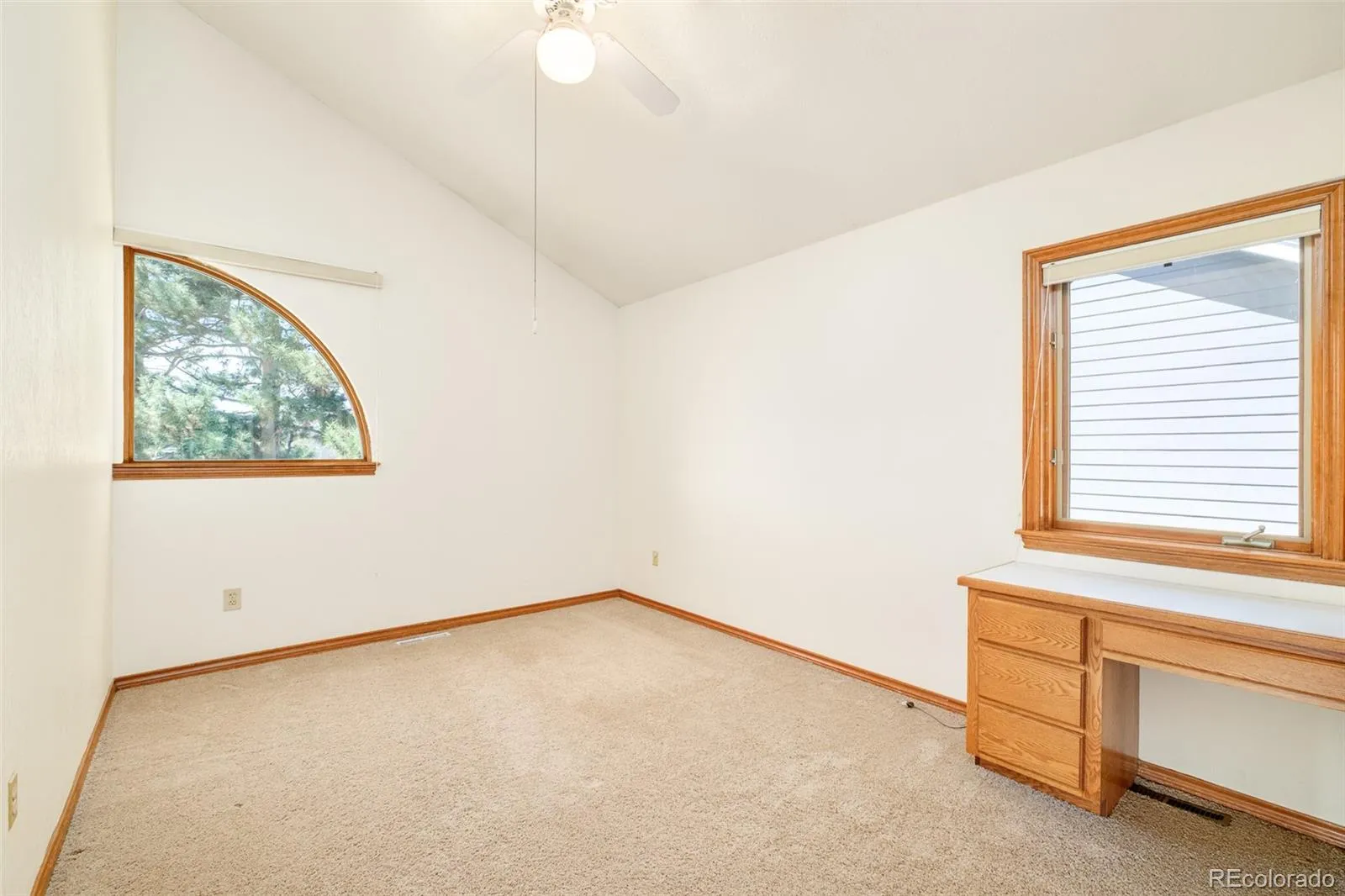 1950 S Lansing Court Aurora CO 80014 MLS #REC5185697 05052026045137 1600 29