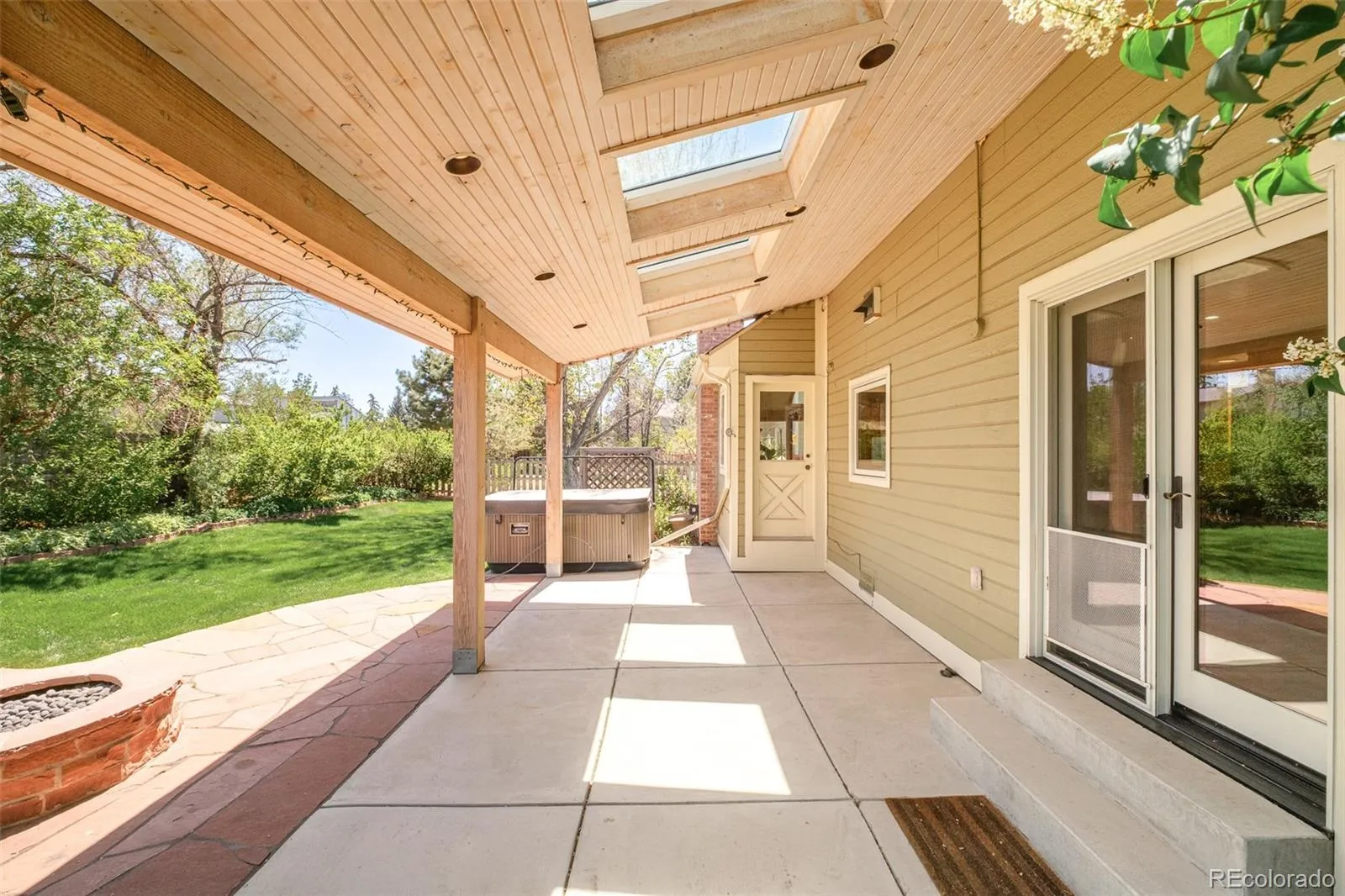 1950 S Lansing Court Aurora CO 80014 MLS #REC5185697 05052026045137 1600 34