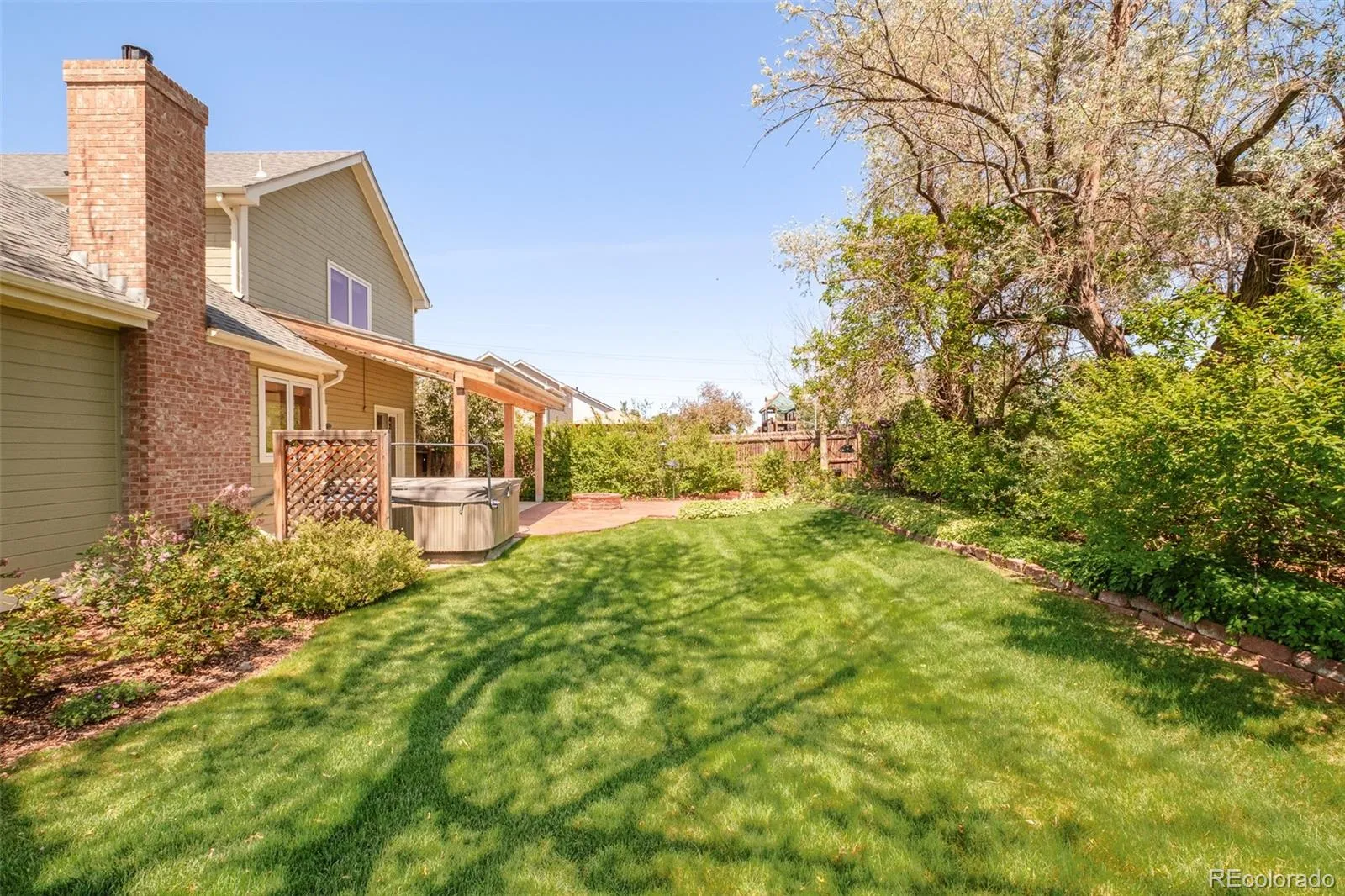 1950 S Lansing Court Aurora CO 80014 MLS #REC5185697 05052026045137 1600 36