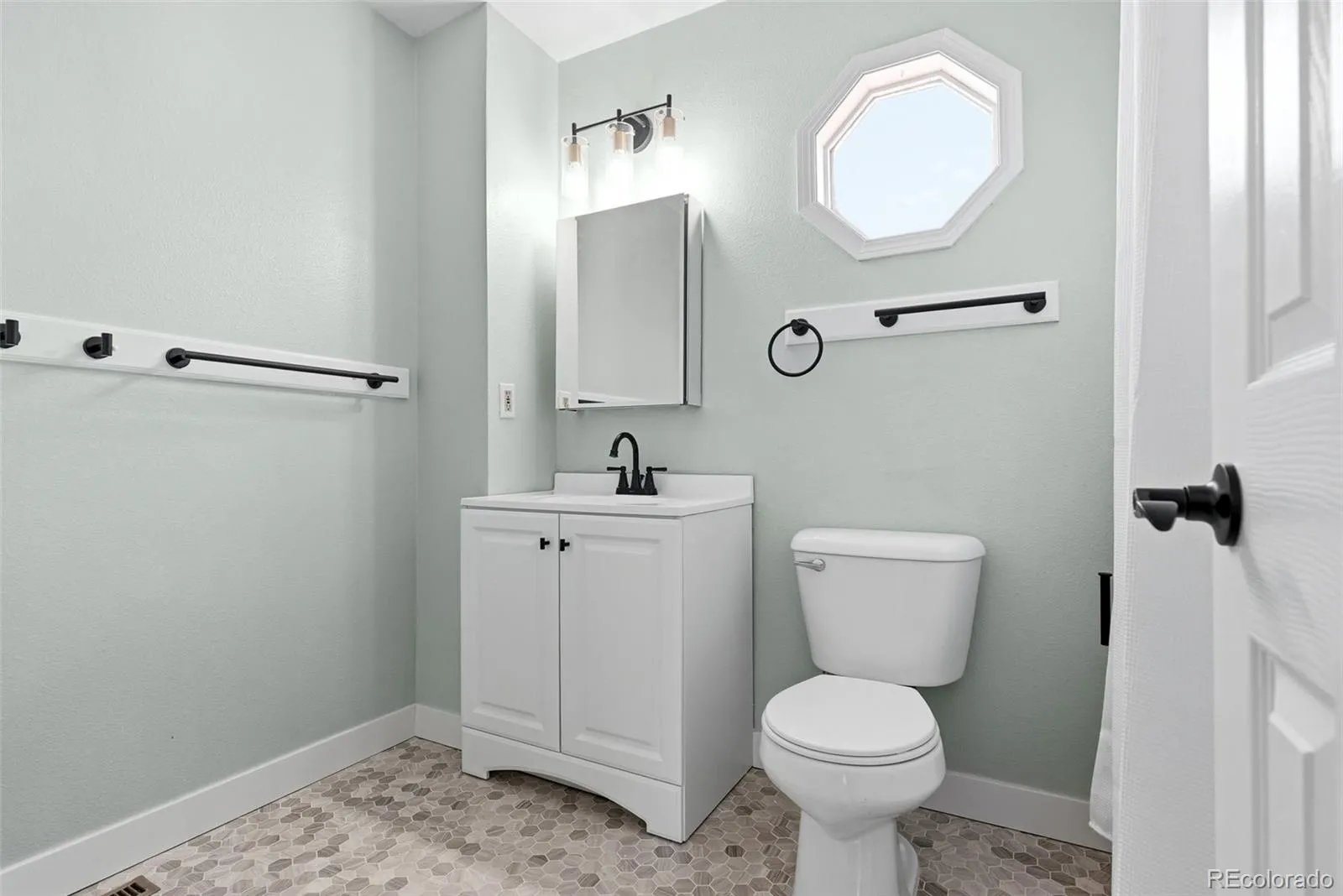 04172026031127 1600 17