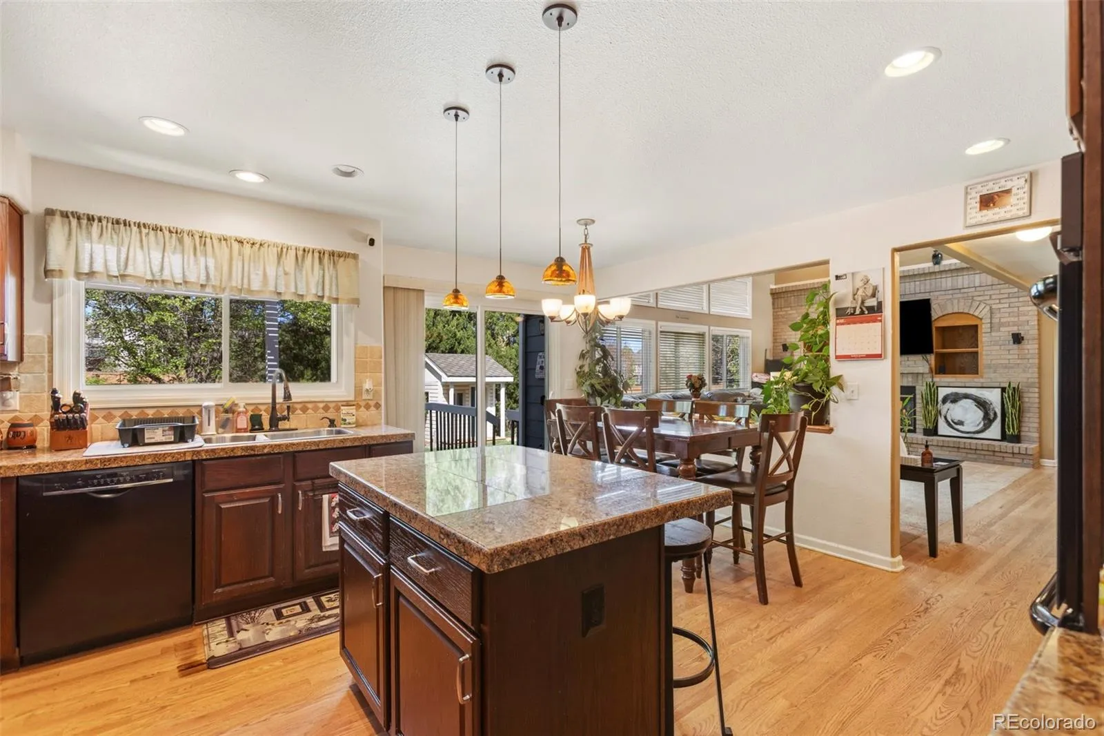 5606 S Helena Court Centennial CO 80015 MLS #REC5188294 05092026024843 1600 11