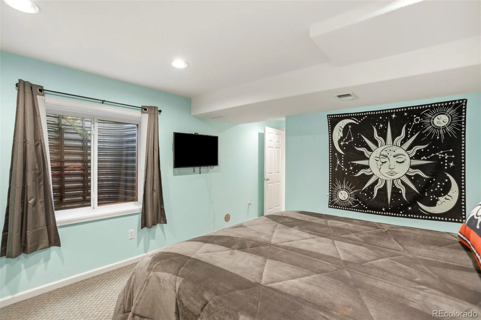 5606 S Helena Court Centennial CO 80015 MLS #REC5188294 05092026024843 1600 32