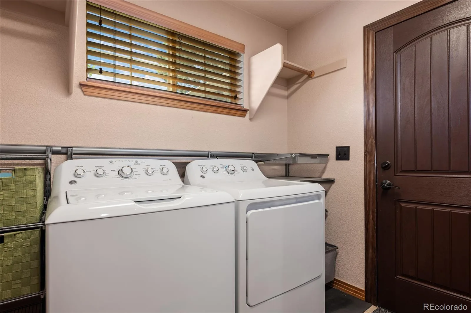 1394 Black Pine Court Castle Rock CO 80104 | MLS #REC5188680 08092026210922 1600 36