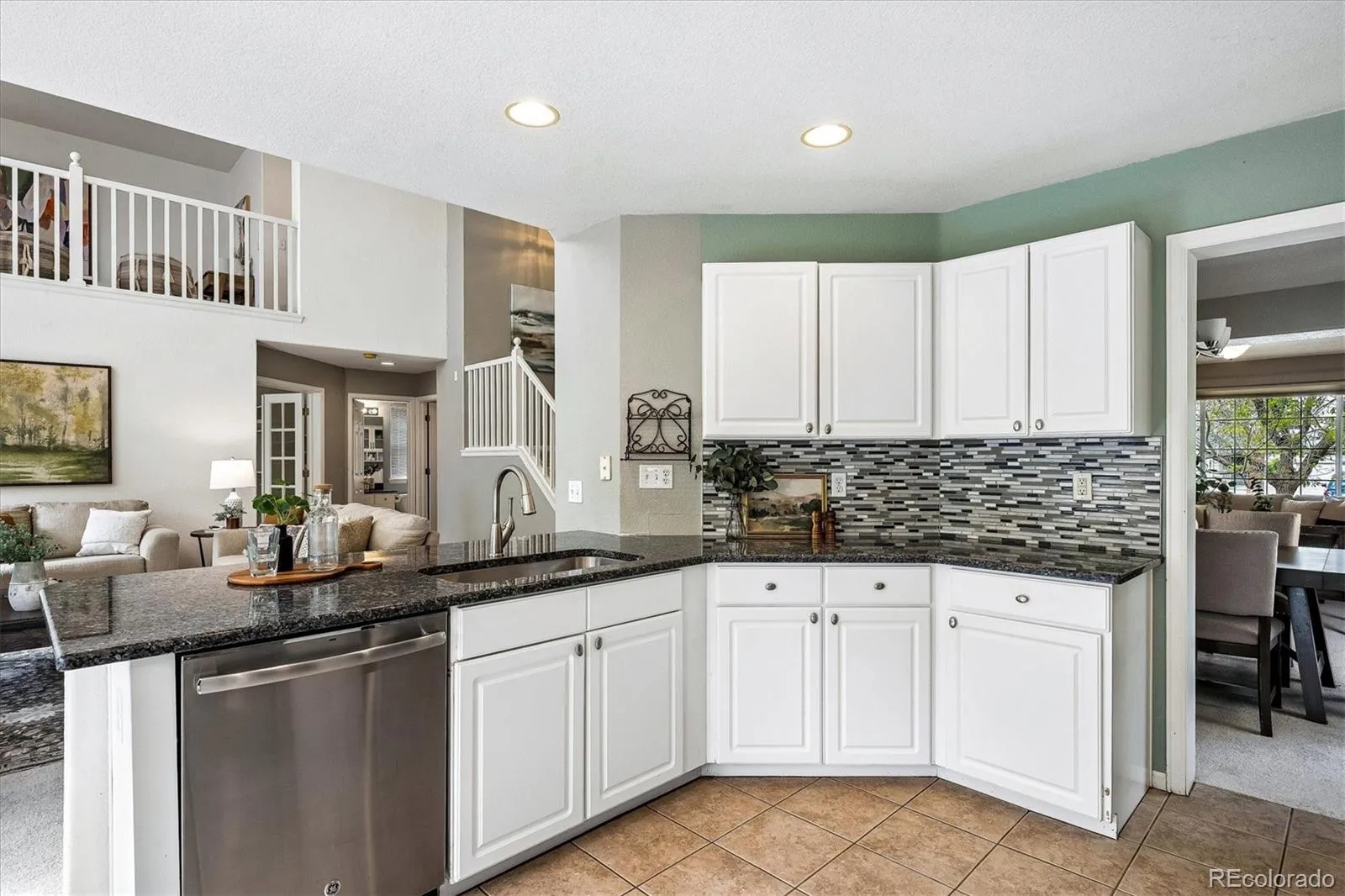 2956 S Espana Court Aurora CO 80013 MLS #REC5189151 05222026221808 1600 14