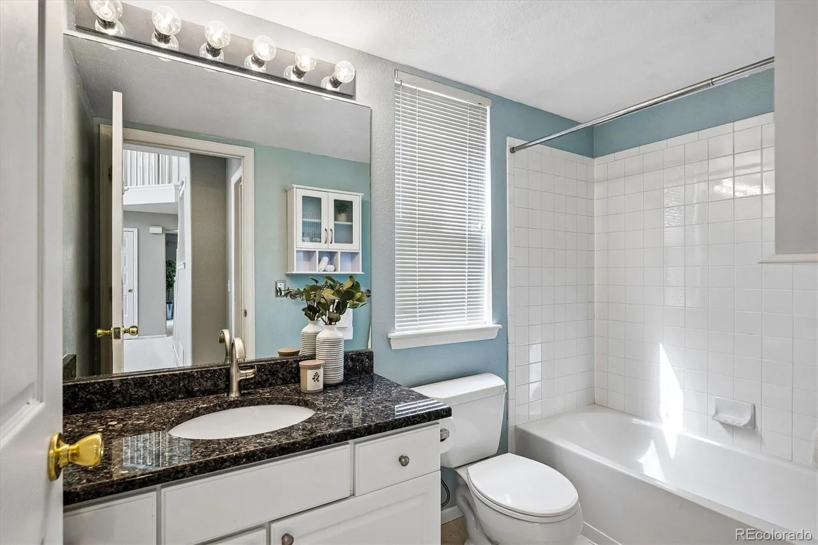 2956 S Espana Court Aurora CO 80013 MLS #REC5189151 05222026221808 1600 18