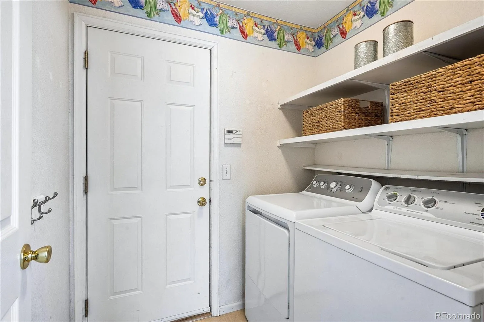 2956 S Espana Court Aurora CO 80013 MLS #REC5189151 05222026221808 1600 19