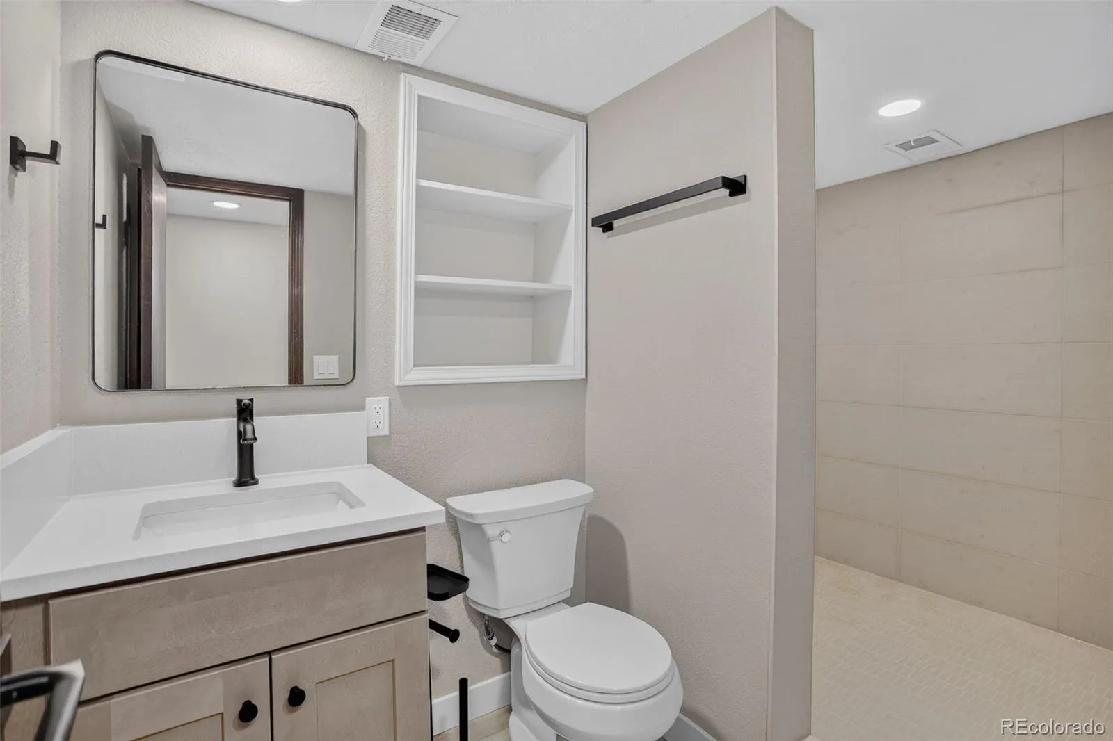 4084 S Willow Way Denver CO 80237 | MLS #REC5192505 10142026205801 1600 31