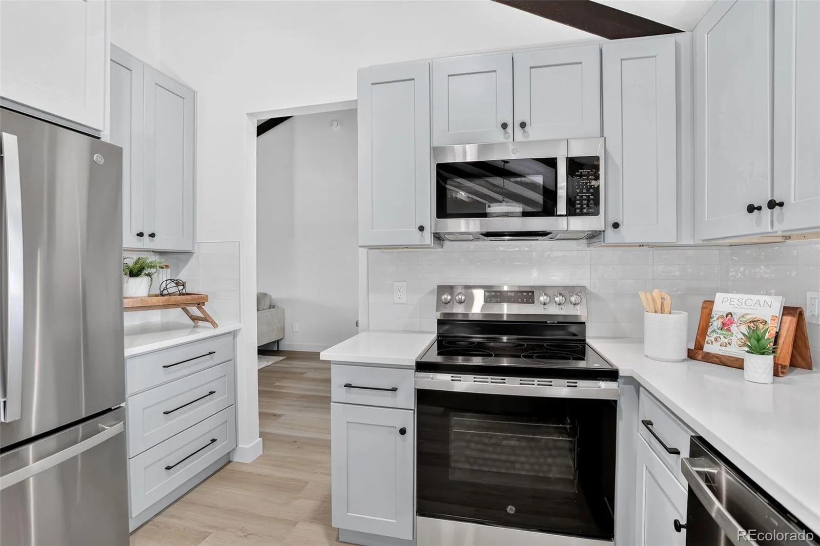4084 S Willow Way Denver CO 80237 | MLS #REC5192505 10142026205801 1600 9