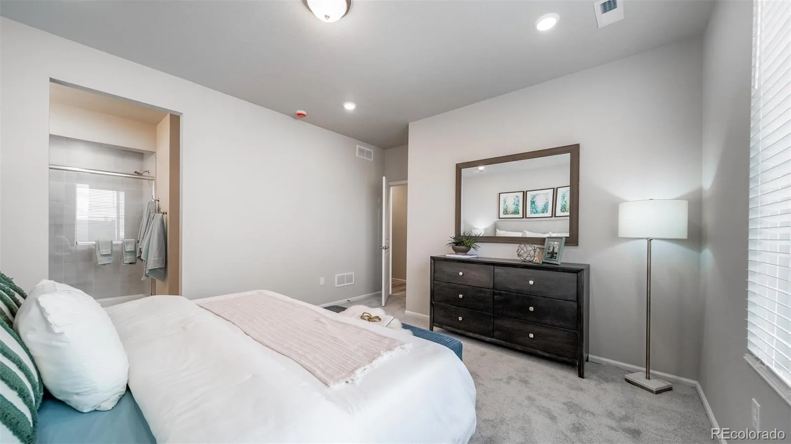 22113 E 49th Place Aurora CO 80019 | MLS #REC5192739 09262026165036 1600 21