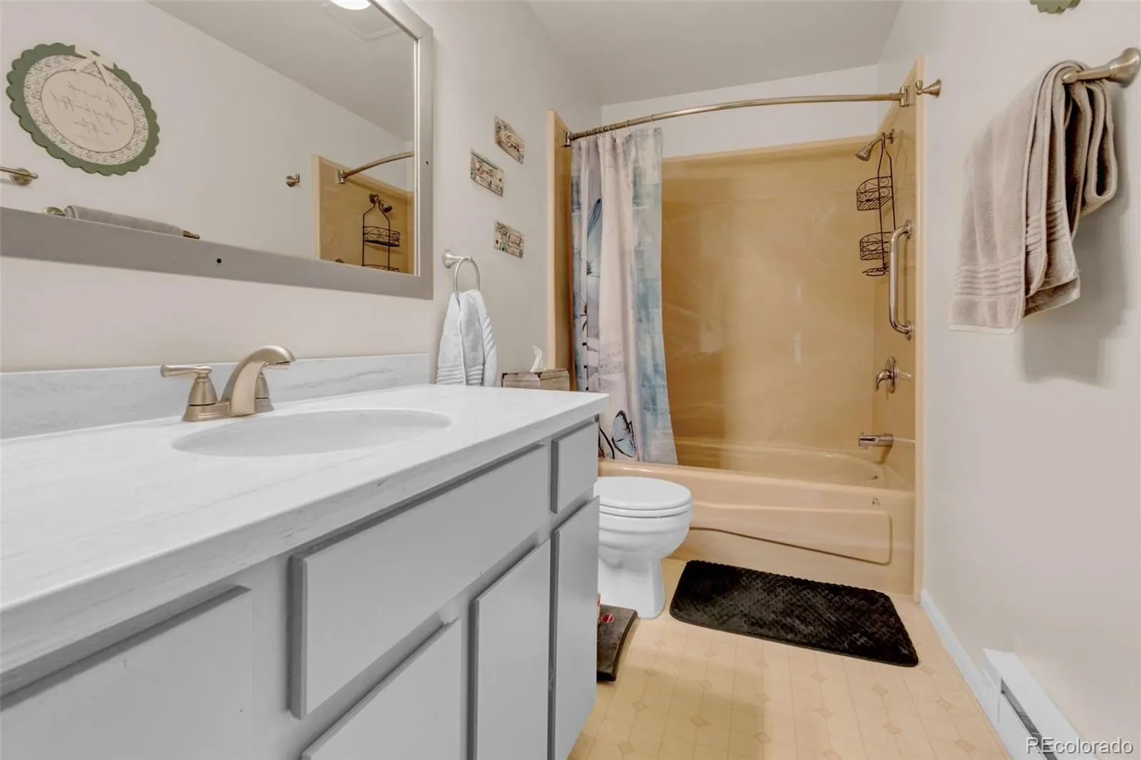 17835 E Kansas Place Aurora CO 80017 MLS #REC5193946 05082026034800 1600 9