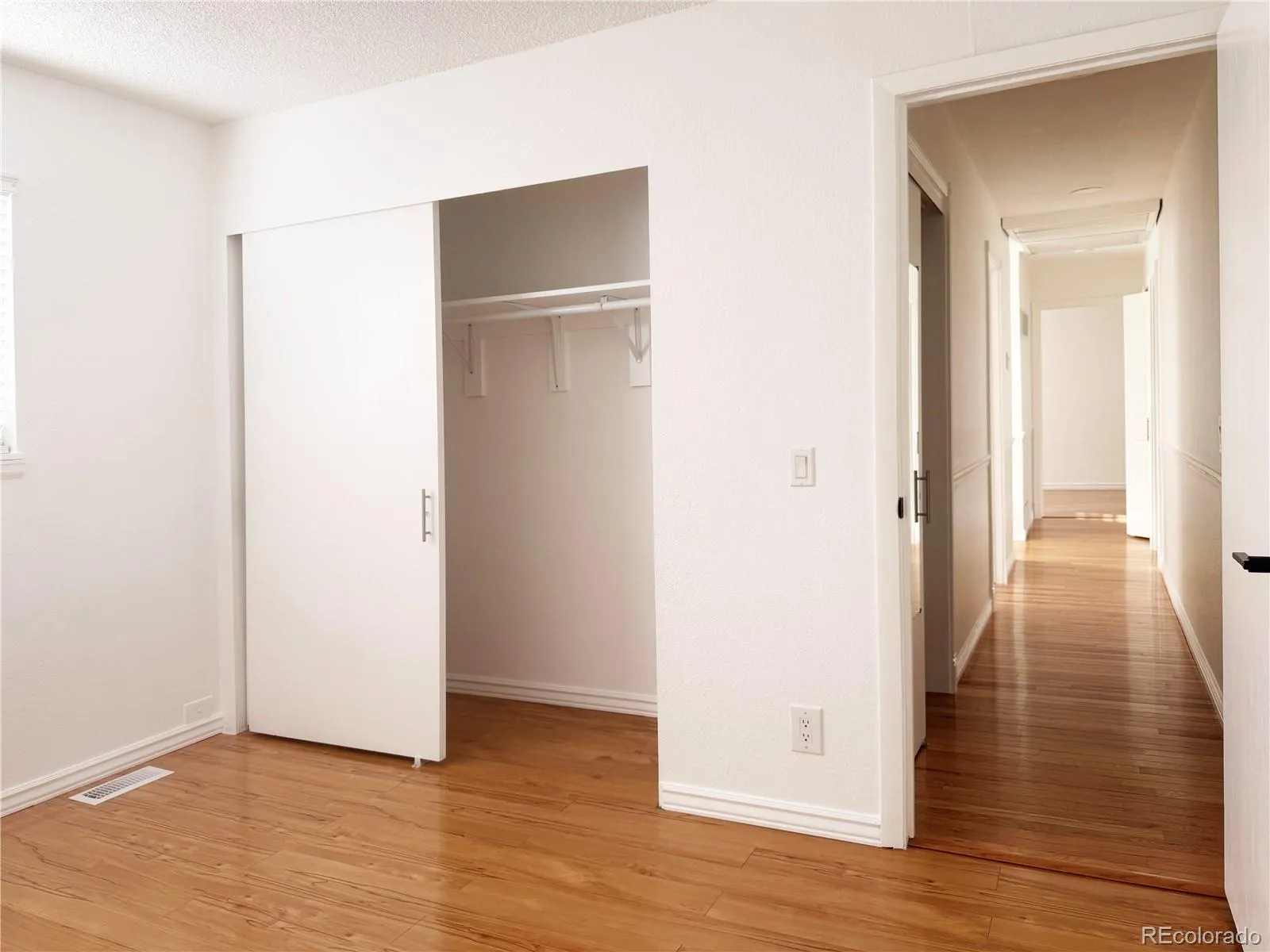 3709 S Mission Parkway Aurora CO 80013 MLS #REC5194524 05092026030617 1600 24